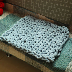 60 x 60cm Warm Winter Luxury Handmade Crocheted Bed Knitted Sofa Cover Blankets
