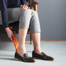 Load image into Gallery viewer, XIAOMI YIYOHOME Feather Shoehorn Elegant Smooth Plastic Shoe Lifter Tool Home Shoes Tools